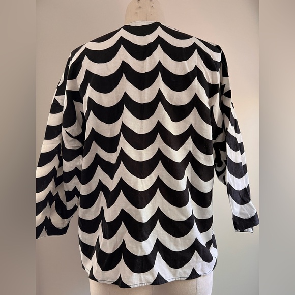 Marimekko x Uniqlo black white waves top blouse shirt sz xs - Picture 5 of 6